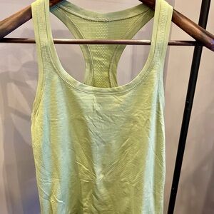 Swiftly racerback tanktop *cropped*